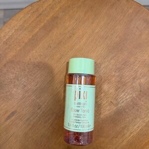 Pixi Glow Tonic with Mint Green Cap